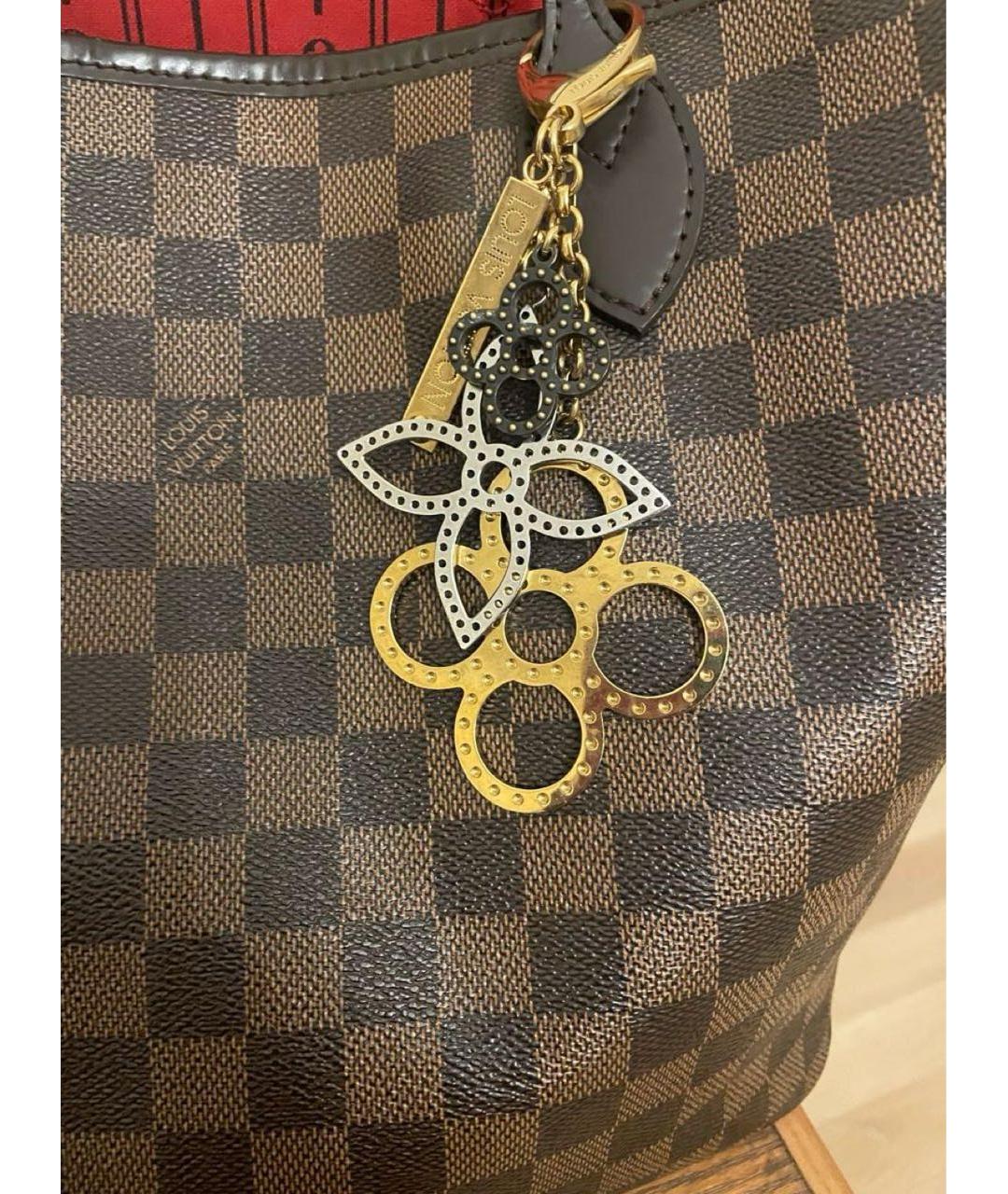 LOUIS VUITTON Золотой брелок, фото 3