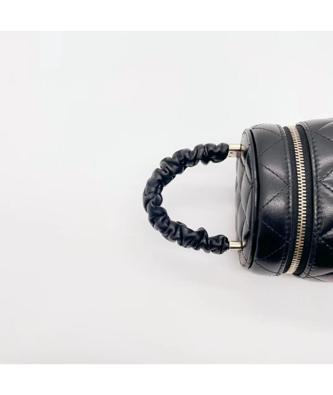 CHANEL Черная кожаная сумка с короткими ручками, фото 6