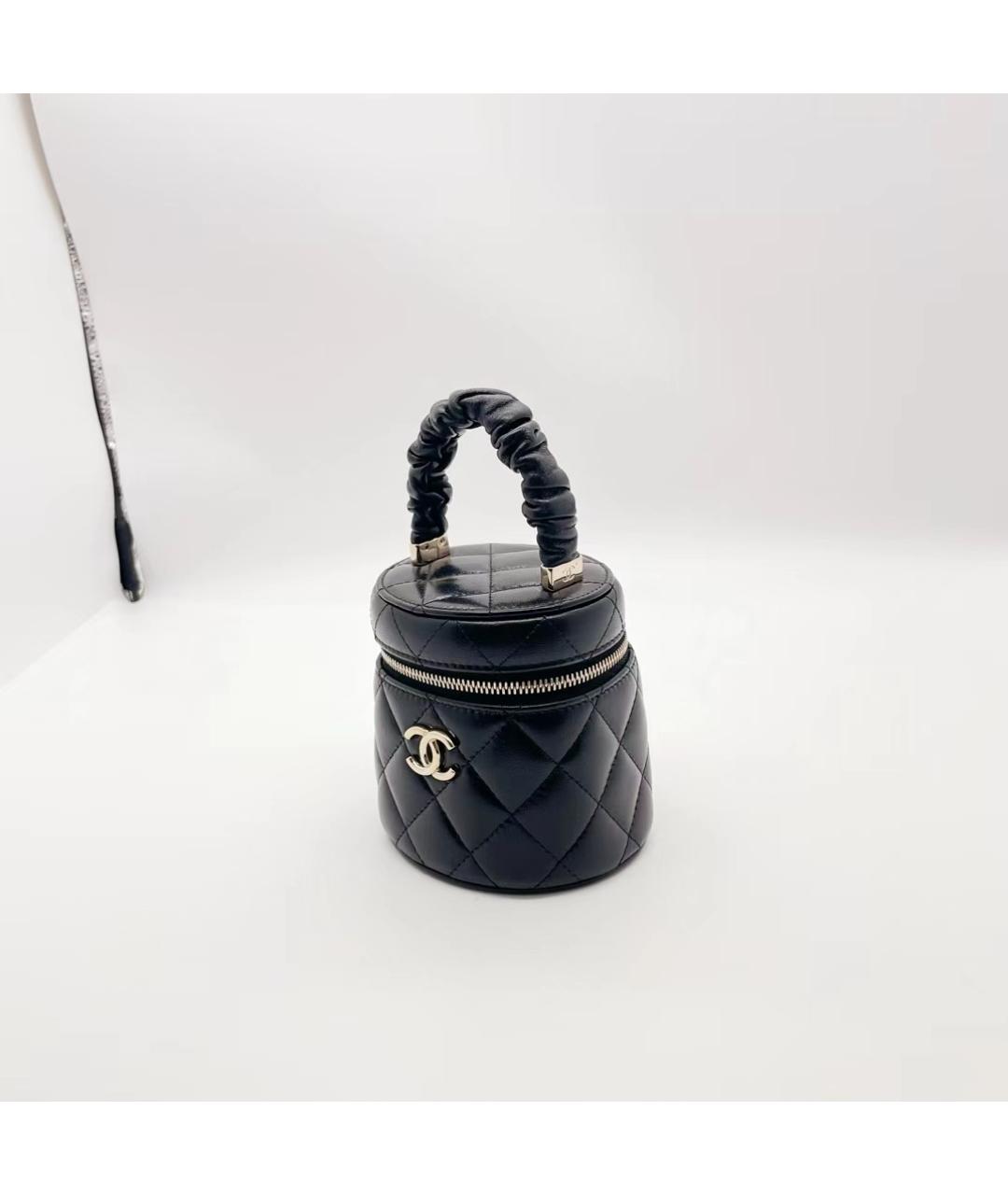 CHANEL Черная кожаная сумка с короткими ручками, фото 4