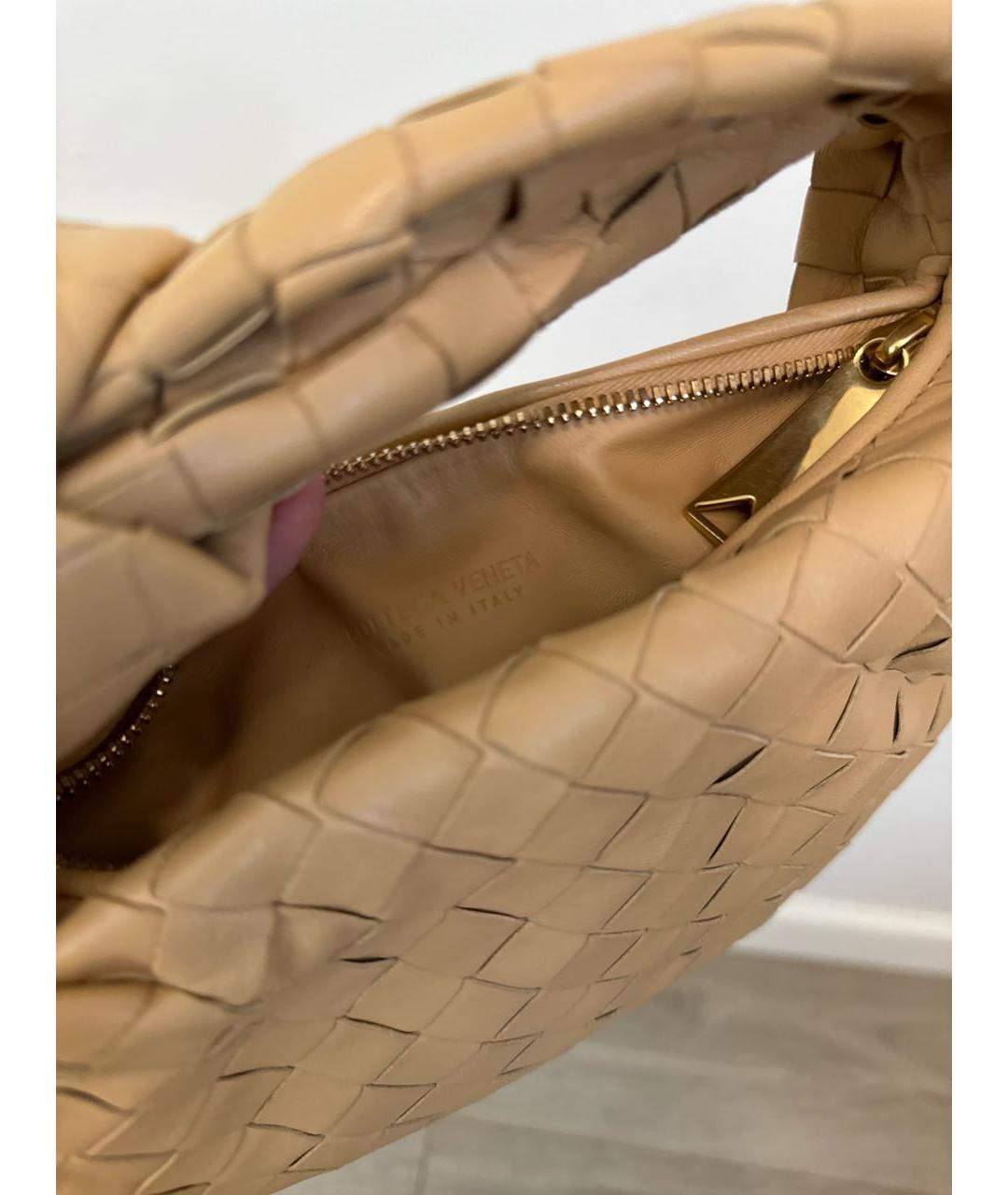 BOTTEGA VENETA Бежевая кожаная сумка с короткими ручками, фото 4