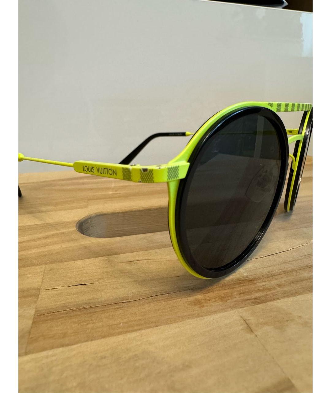 LOUIS VUITTON Желтые металлические солнцезащитные очки, фото 3