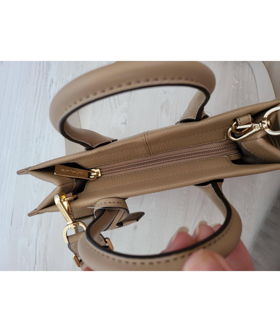 MICHAEL KORS Бежевая кожаная сумка с короткими ручками, фото 3