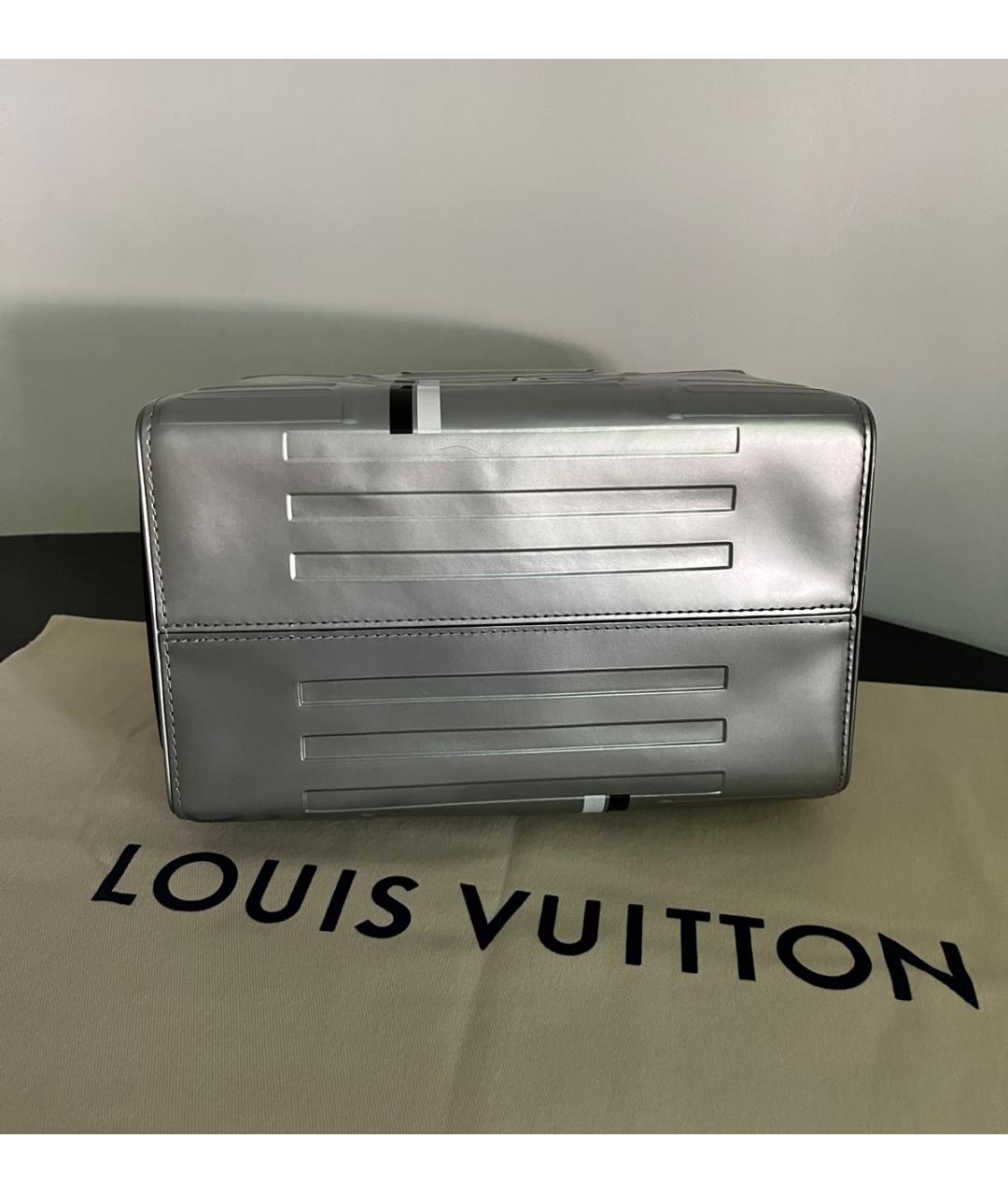 LOUIS VUITTON Серебряная кожаная сумка с короткими ручками, фото 7