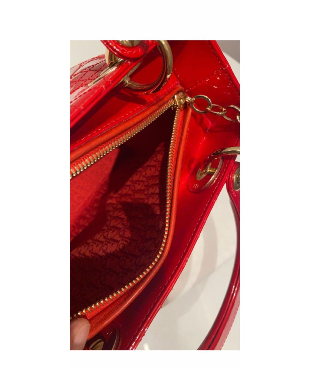 CHRISTIAN DIOR Красная сумка с короткими ручками из лакированной кожи, фото 4