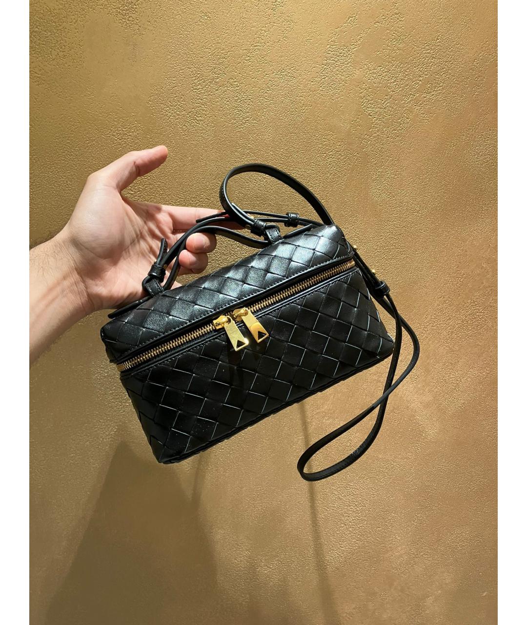 BOTTEGA VENETA Черная кожаная сумка через плечо, фото 2