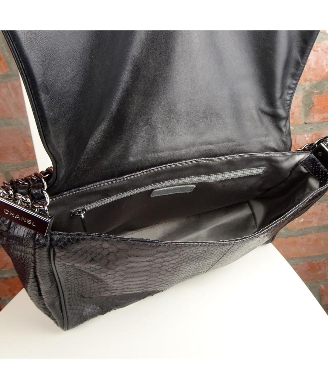CHANEL Черная сумка с короткими ручками из экзотической кожи, фото 7