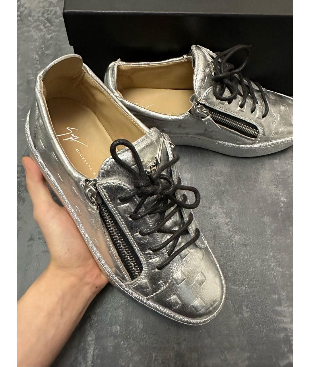 GIUSEPPE ZANOTTI DESIGN Серебряные кожаные низкие кроссовки / кеды, фото 2