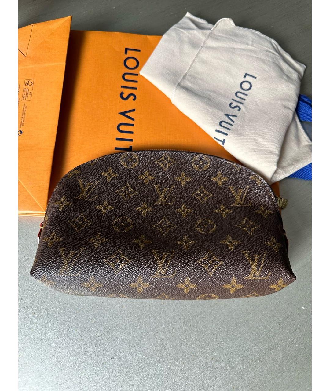 LOUIS VUITTON Коричневая косметичка, фото 3