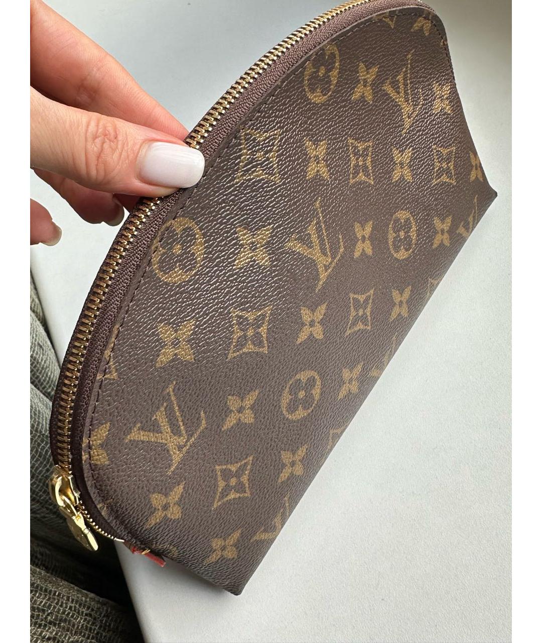 LOUIS VUITTON Коричневая косметичка, фото 2