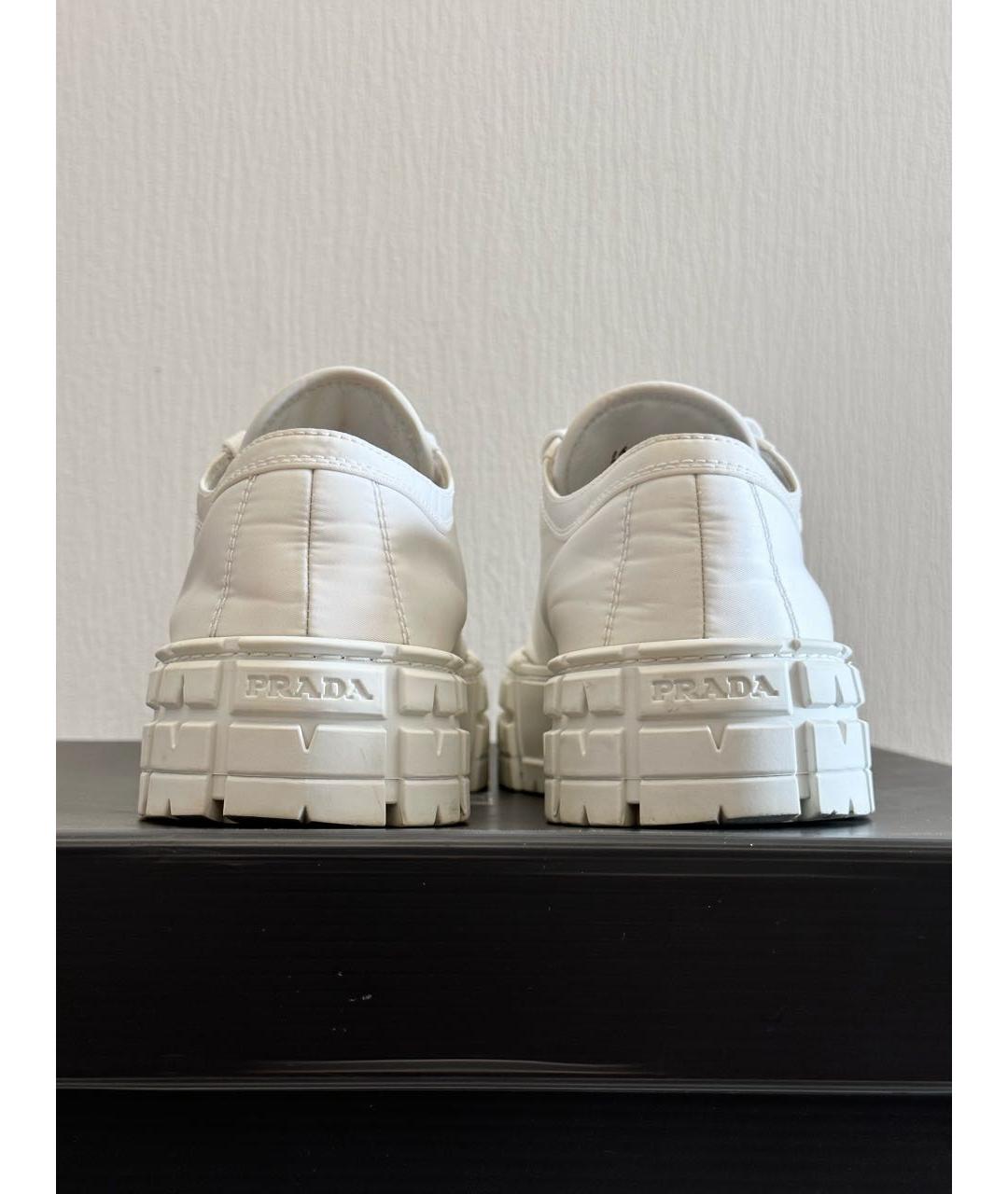 PRADA Белые низкие кроссовки / кеды, фото 8