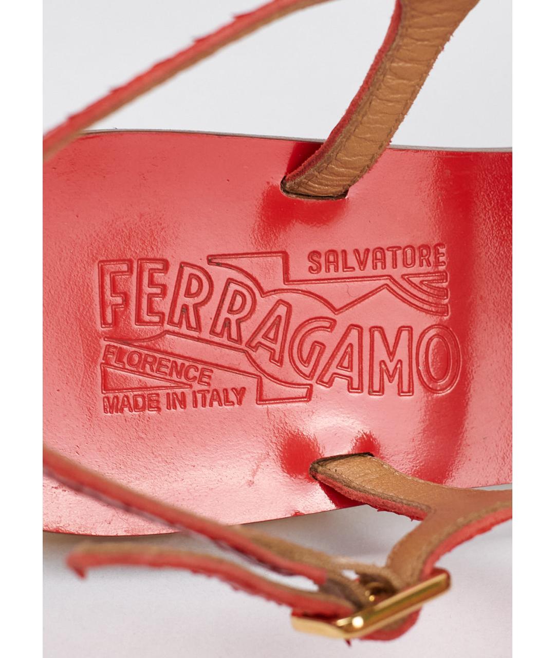 SALVATORE FERRAGAMO Красные сандалии из лакированной кожи, фото 5