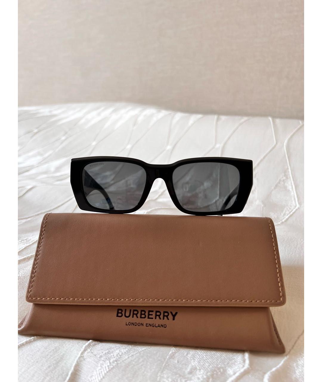 BURBERRY Черные пластиковые солнцезащитные очки, фото 7