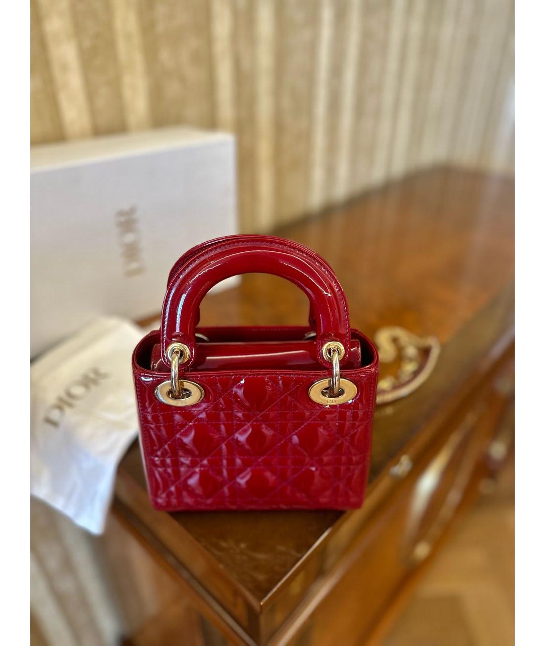 CHRISTIAN DIOR Красная сумка с короткими ручками из лакированной кожи, фото 5