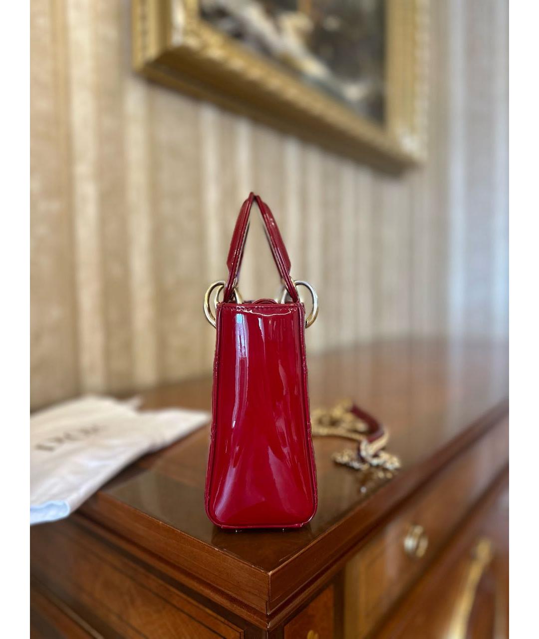 CHRISTIAN DIOR Красная сумка с короткими ручками из лакированной кожи, фото 6