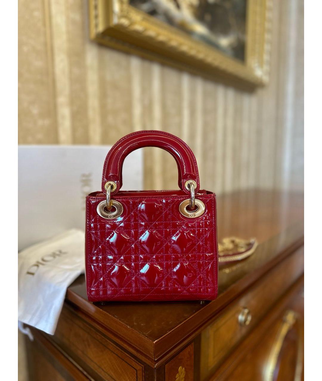 CHRISTIAN DIOR Красная сумка с короткими ручками из лакированной кожи, фото 4