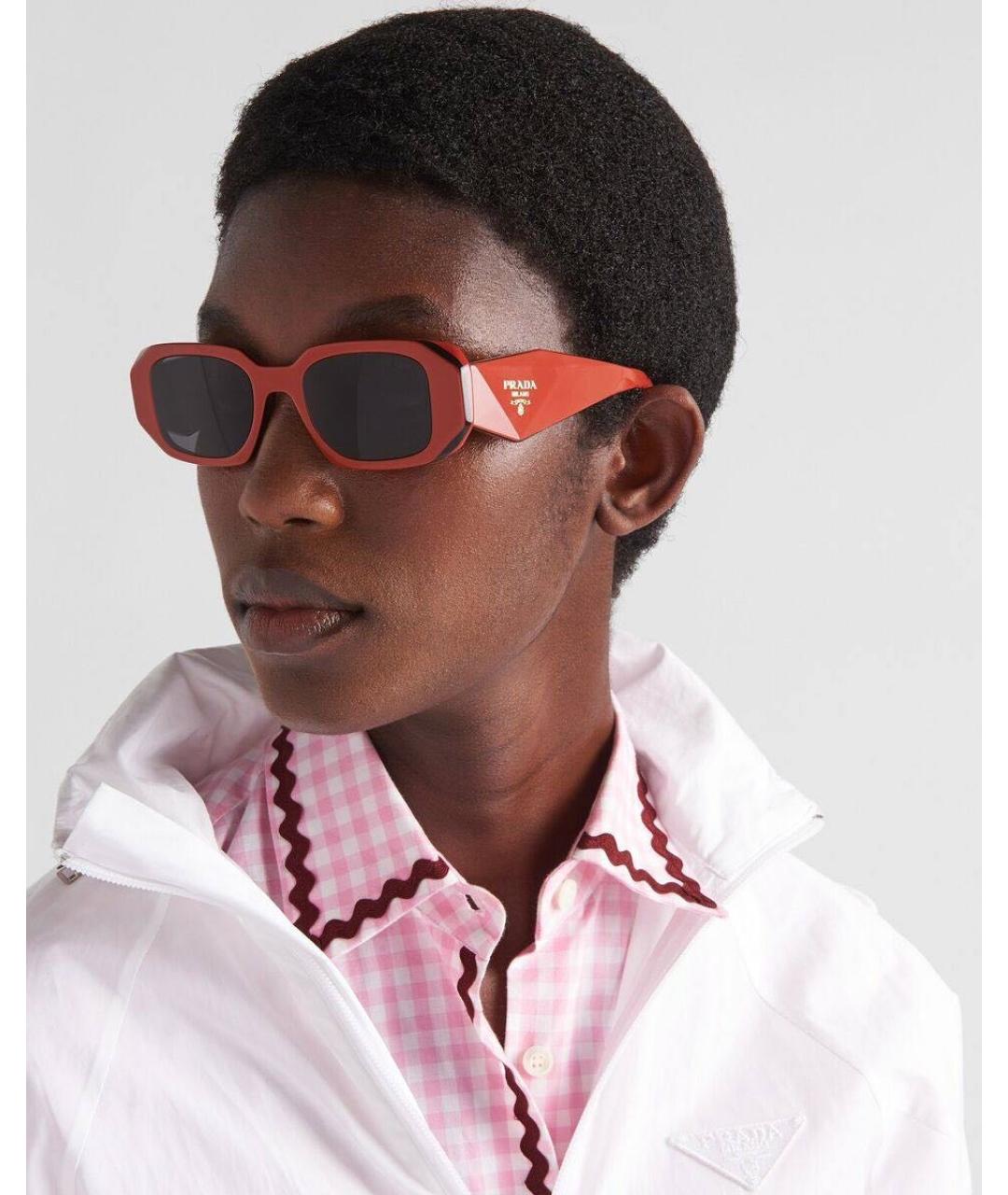 PRADA Красные пластиковые солнцезащитные очки, фото 4