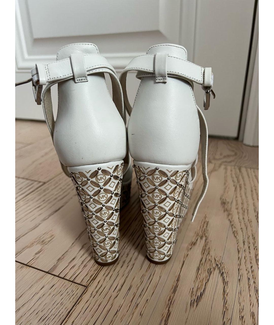 MICHAEL KORS Белые босоножки из искусственной кожи, фото 4