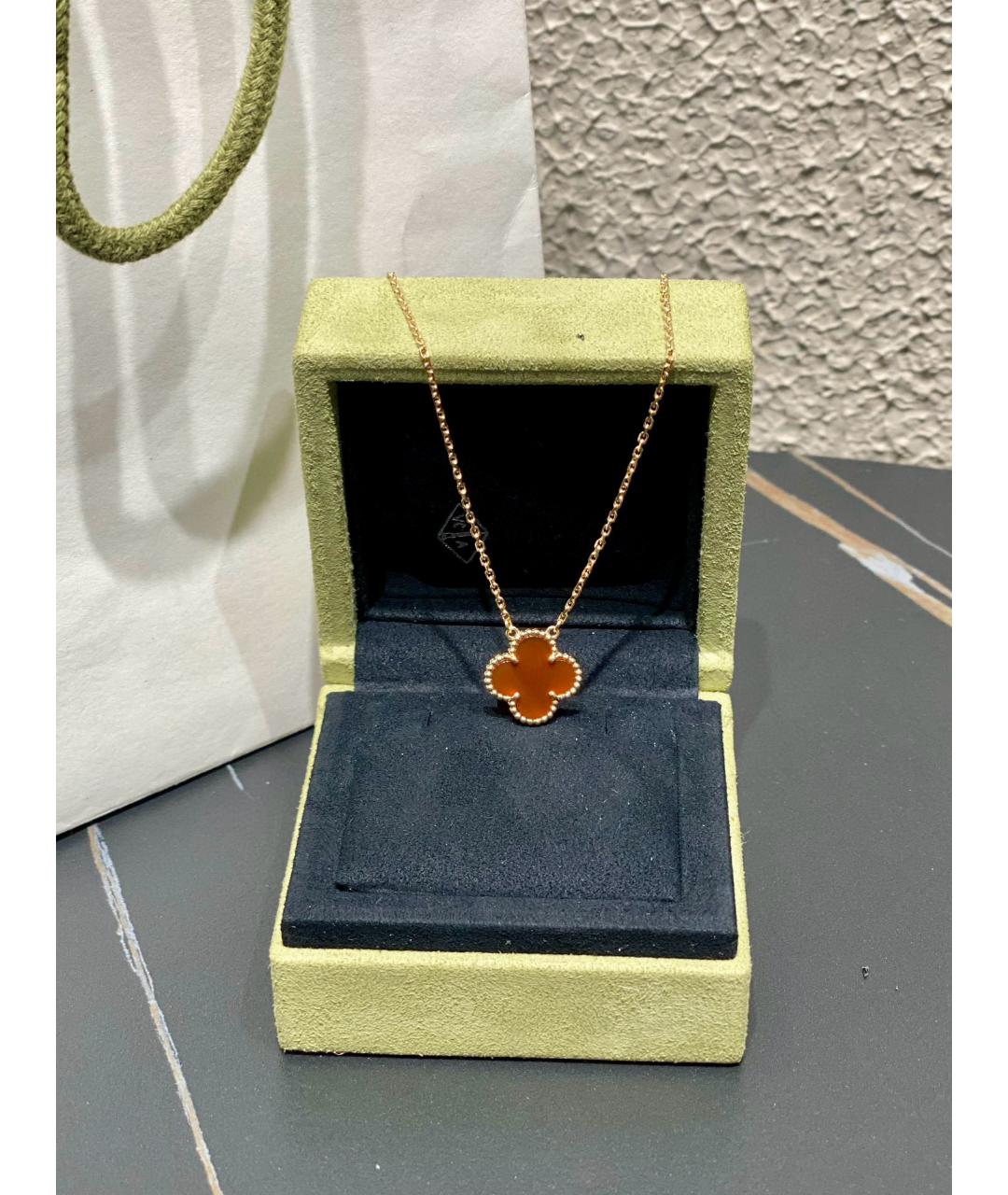 VAN CLEEF & ARPELS Красная подвеска из желтого золота, фото 6