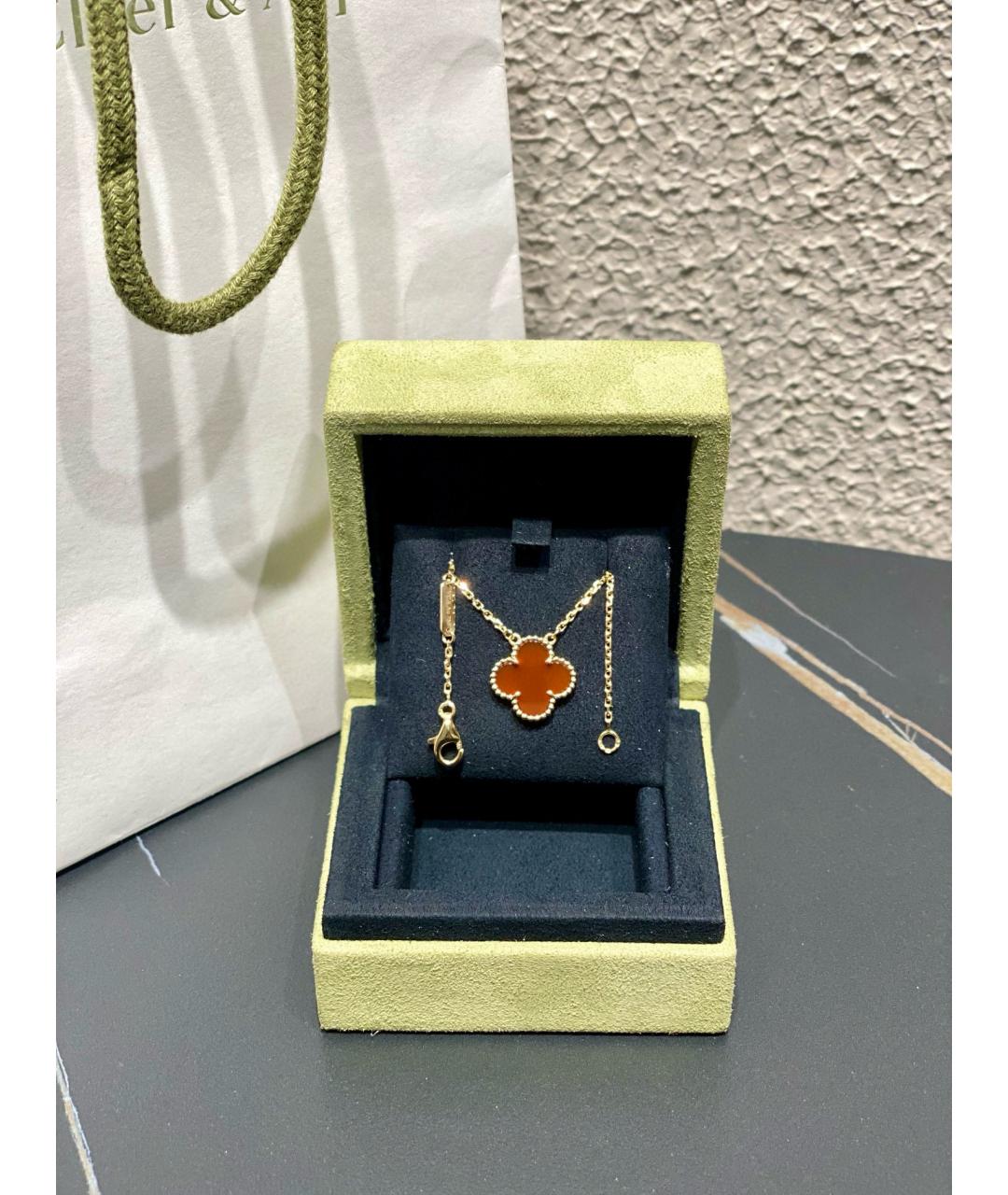 VAN CLEEF & ARPELS Красная подвеска из желтого золота, фото 7