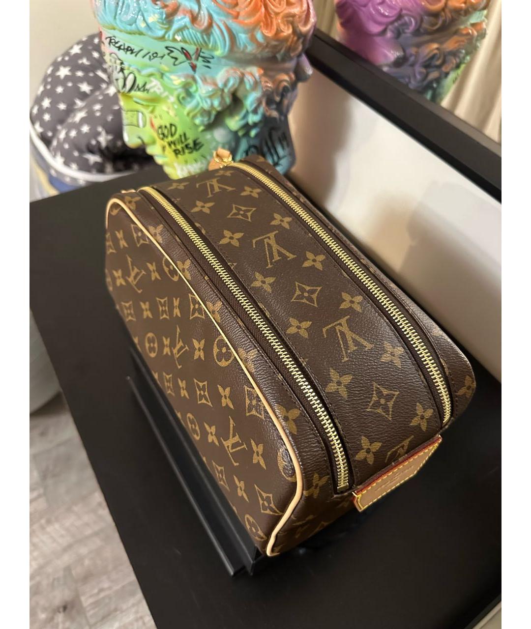 LOUIS VUITTON Коричневая косметичка, фото 3