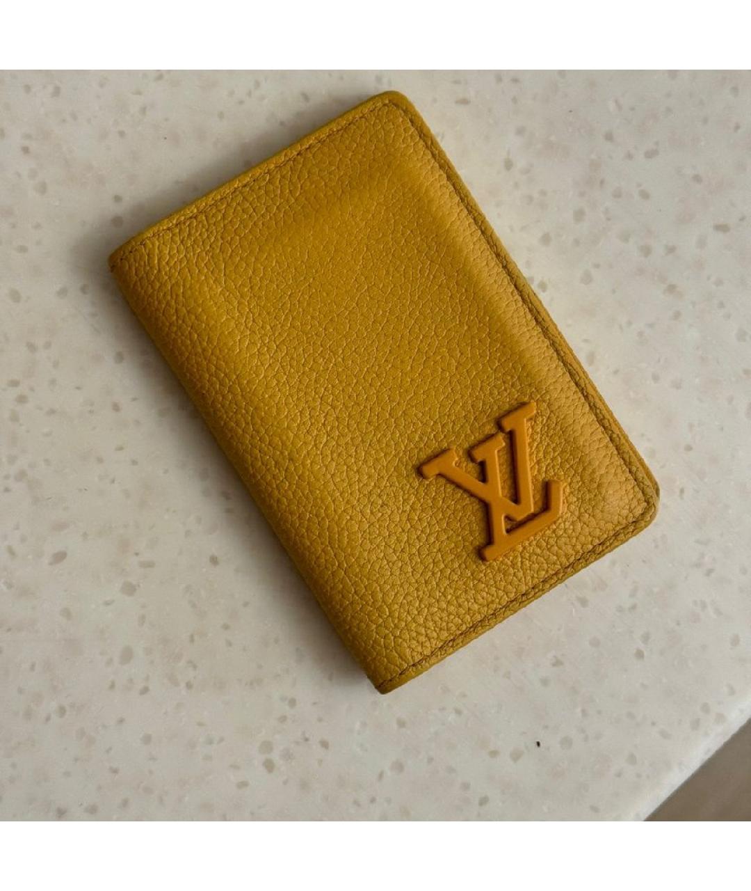 LOUIS VUITTON Желтый кожаный кошелек, фото 5