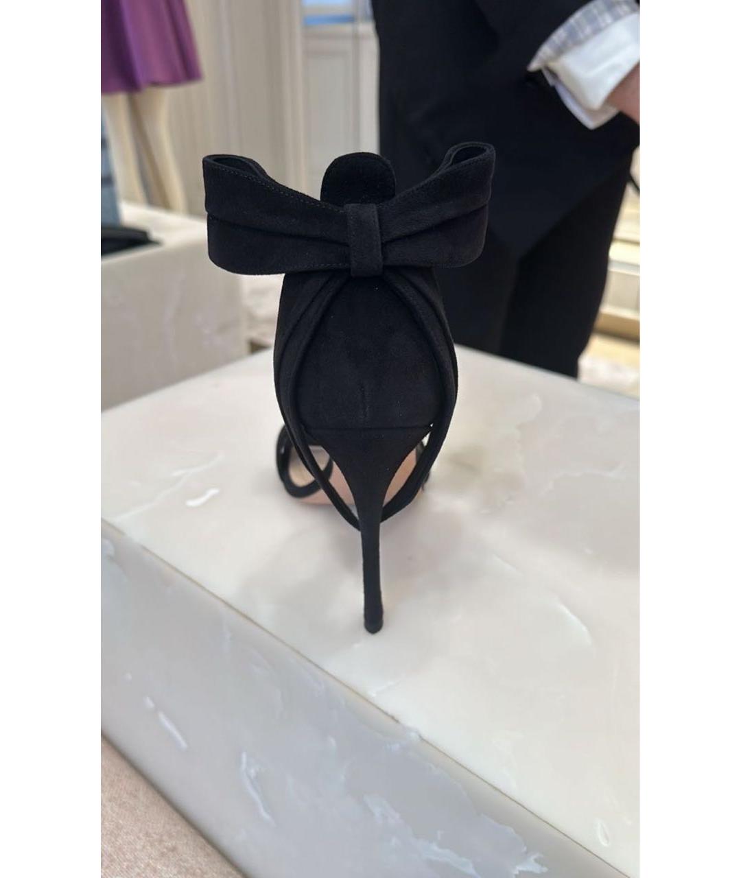 CHRISTIAN DIOR Черные замшевые босоножки, фото 2
