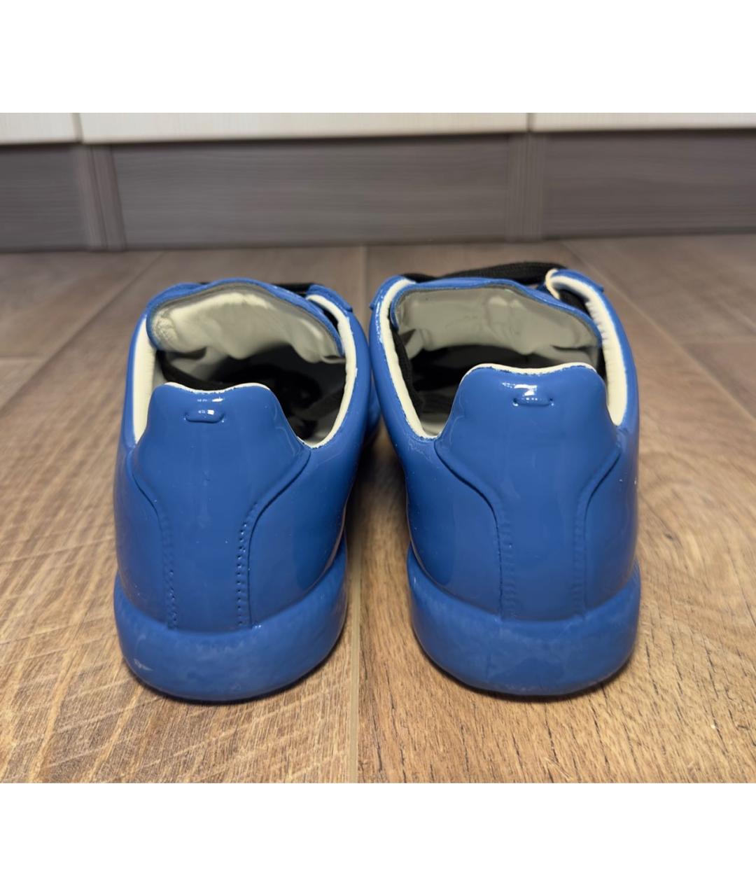 MAISON MARGIELA Синие кеды из лакированной кожи, фото 4