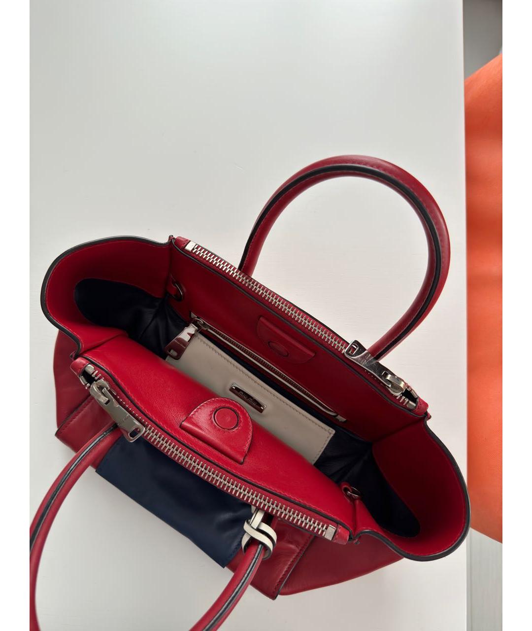MIU MIU Красная кожаная сумка с короткими ручками, фото 4