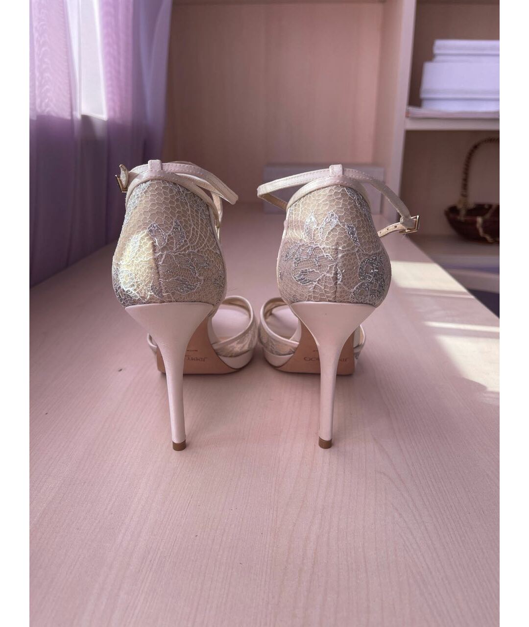 JIMMY CHOO Бежевые текстильные свадебные туфли на среднем каблуке, фото 3