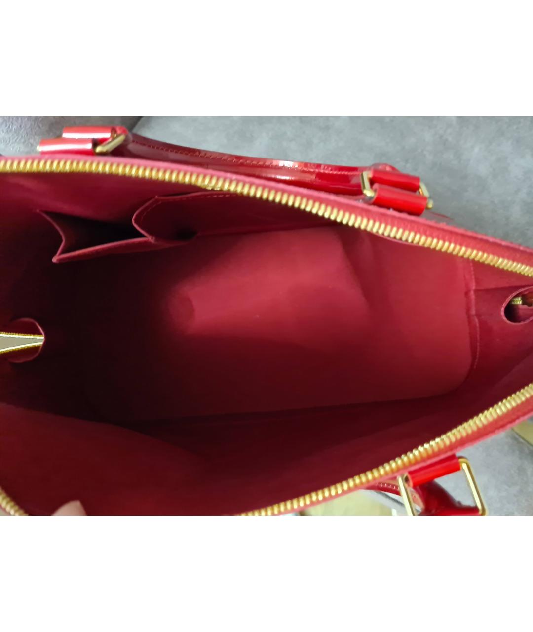 LOUIS VUITTON Красная сумка с короткими ручками из лакированной кожи, фото 7