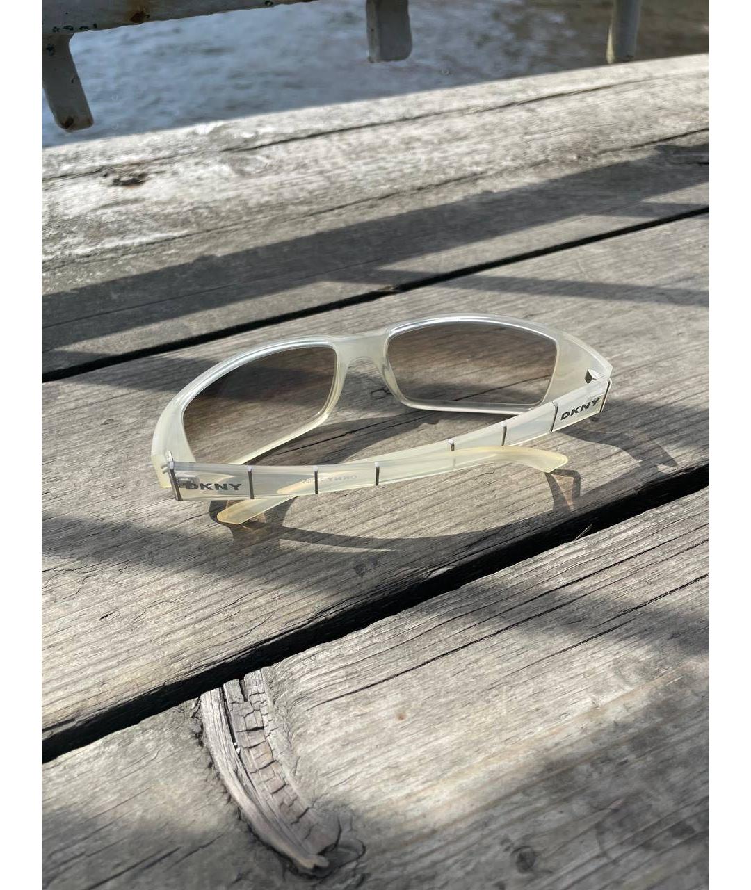DKNY Бежевые пластиковые солнцезащитные очки, фото 6