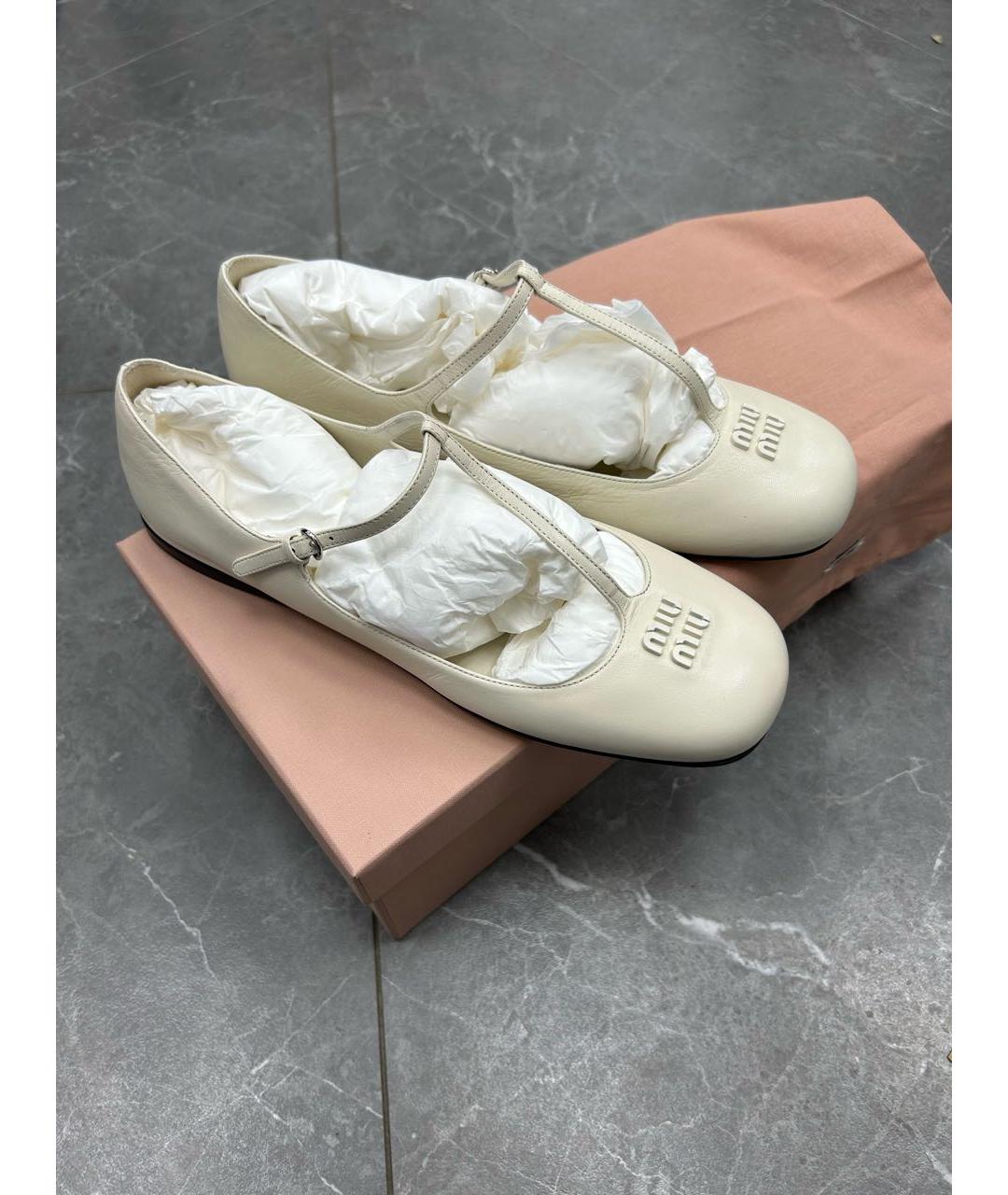 MIU MIU Белые кожаные балетки, фото 2