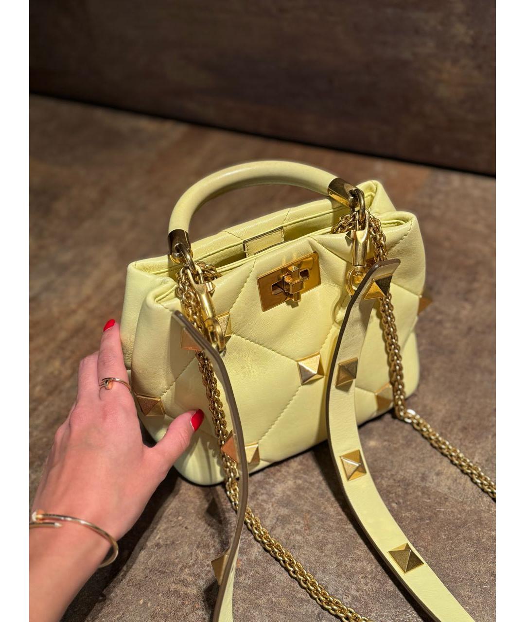 VALENTINO Желтая кожаная сумка через плечо, фото 4