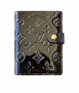 LOUIS VUITTON Книга