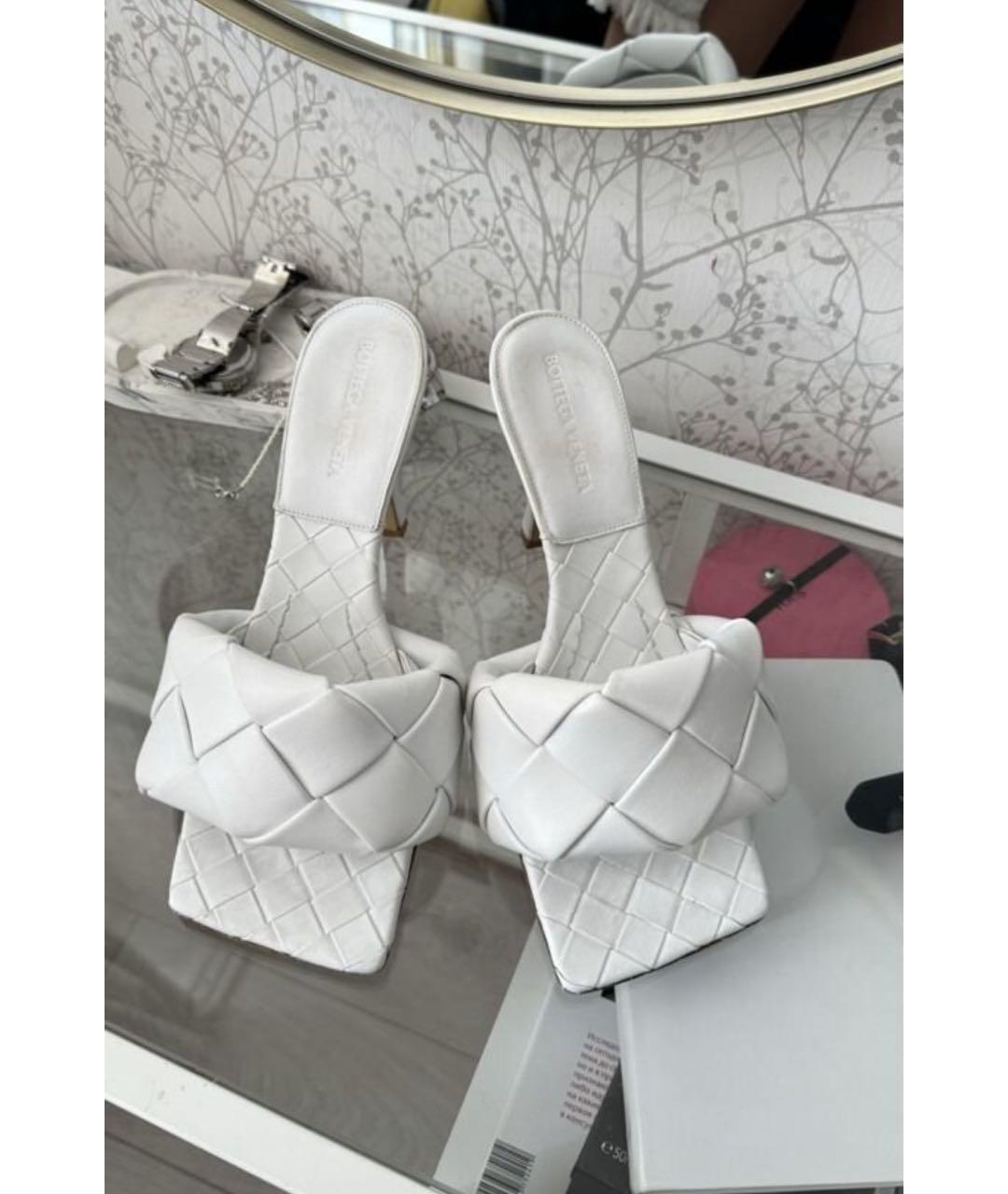 BOTTEGA VENETA Белые кожаные босоножки, фото 2