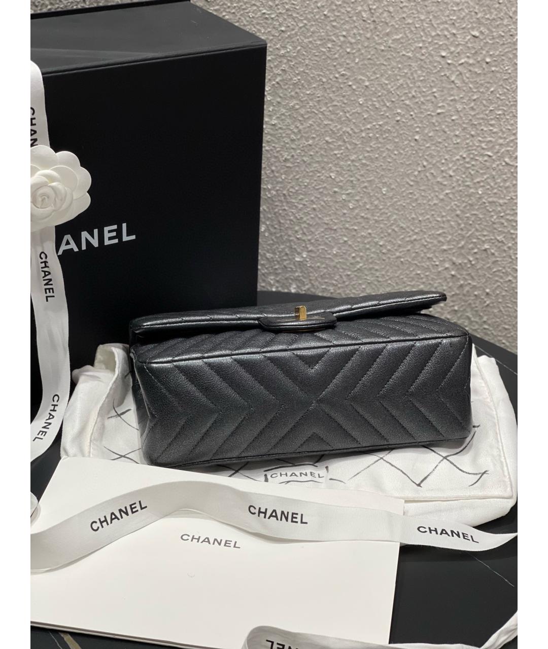 CHANEL Антрацитовая кожаная сумка через плечо, фото 5