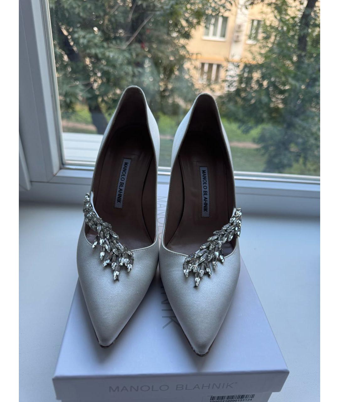 MANOLO BLAHNIK Белые туфли из экзотической кожи, фото 2