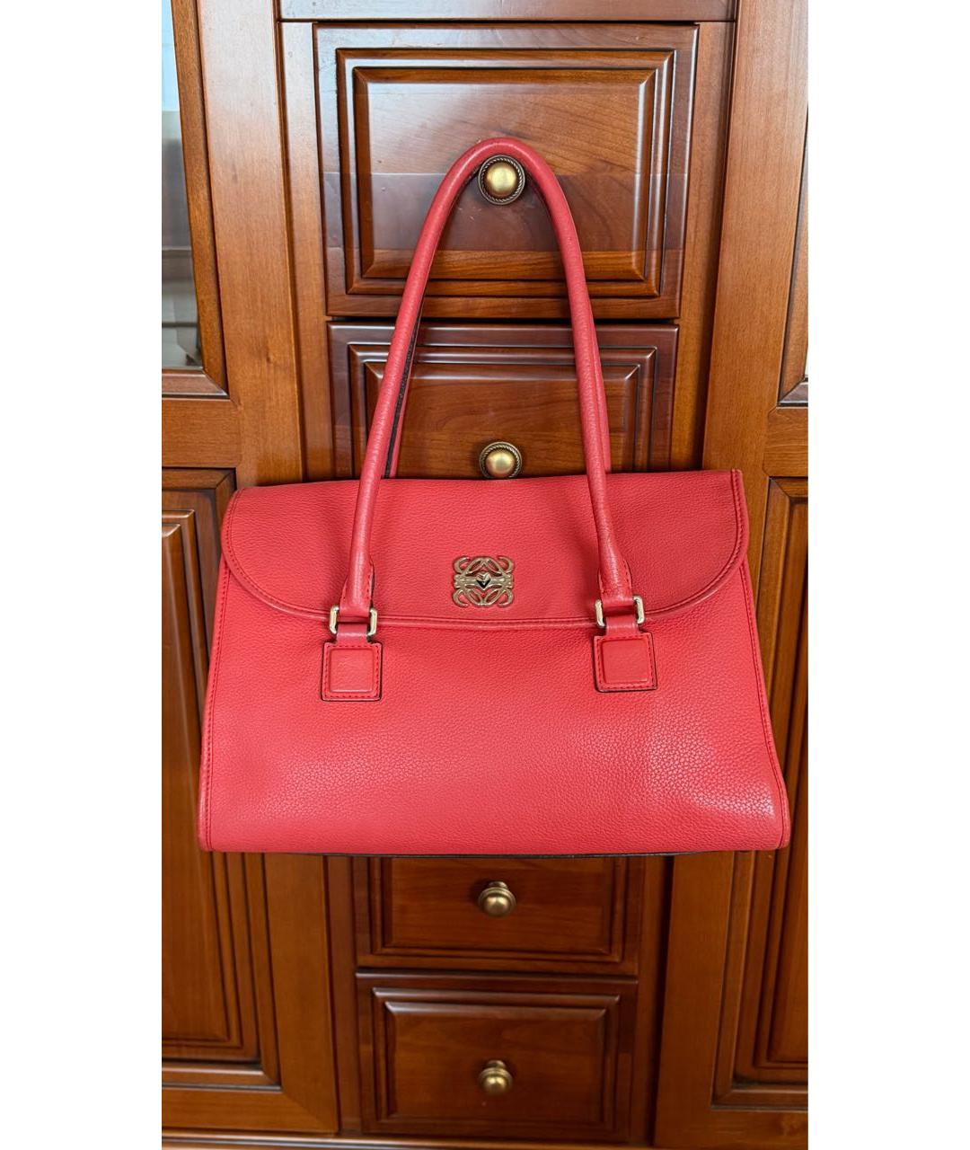 LOEWE Коралловая кожаная сумка с короткими ручками, фото 6