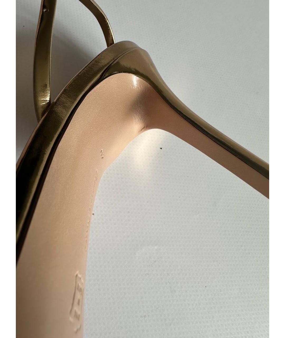 GIANVITO ROSSI Золотые кожаные босоножки, фото 8
