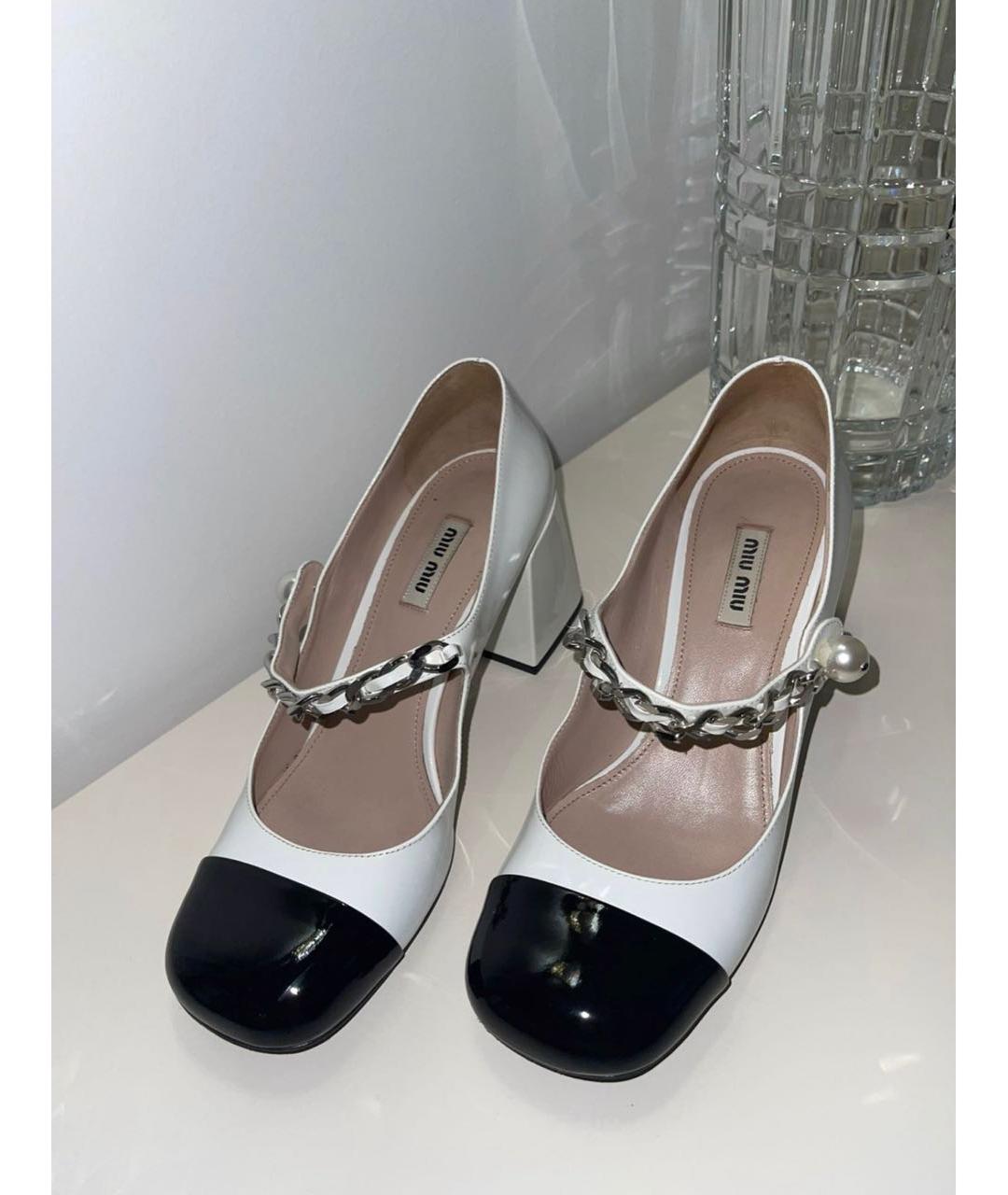 MIU MIU Белые туфли из лакированной кожи, фото 2
