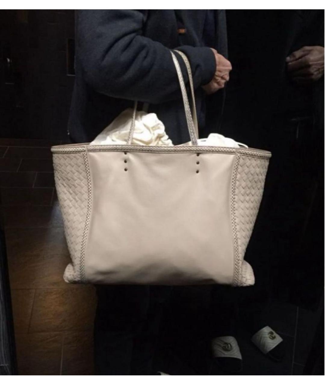 BOTTEGA VENETA Бежевая кожаная сумка тоут, фото 4
