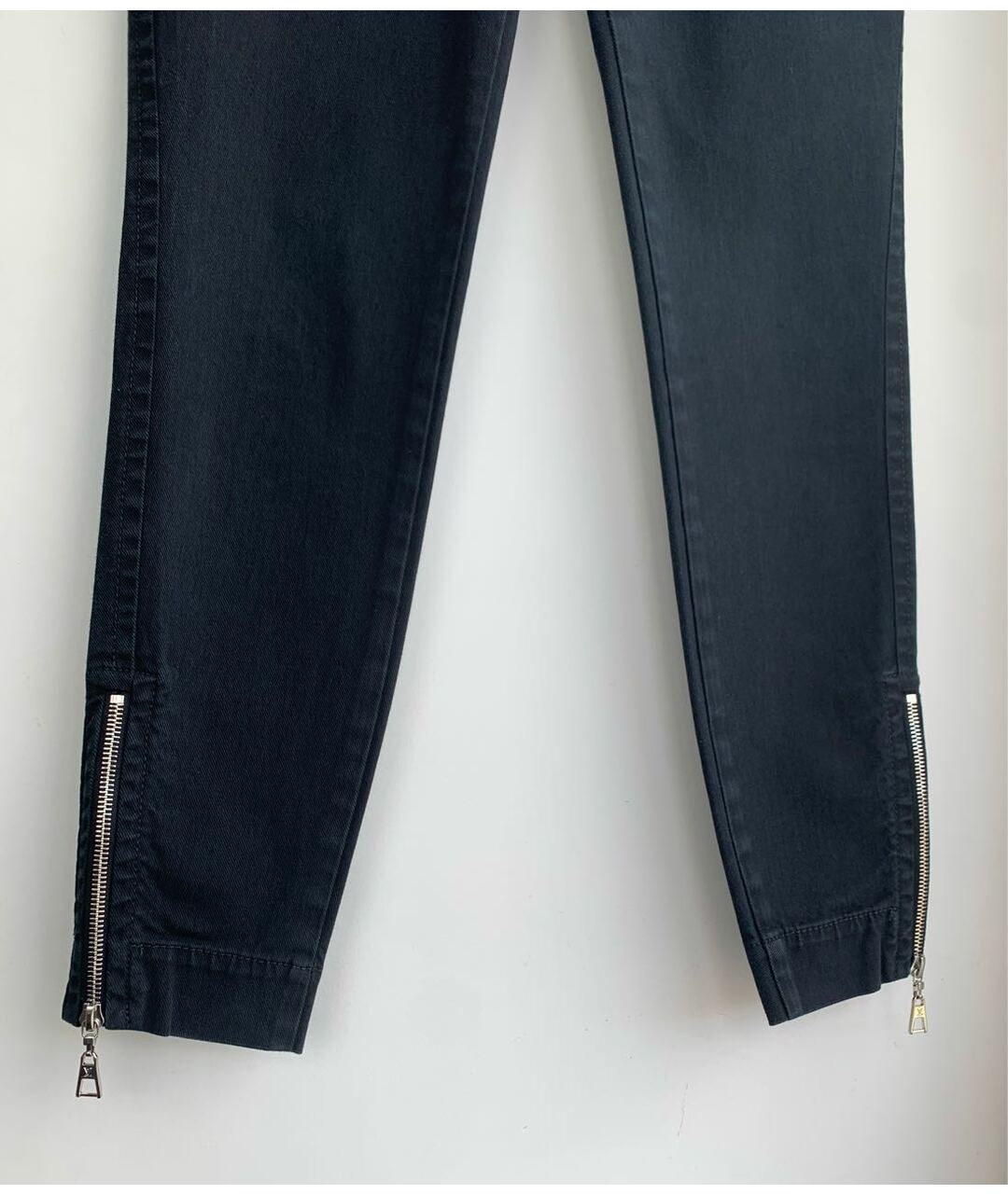 LOUIS VUITTON PRE-OWNED Черные хлопко-эластановые джинсы слим, фото 3