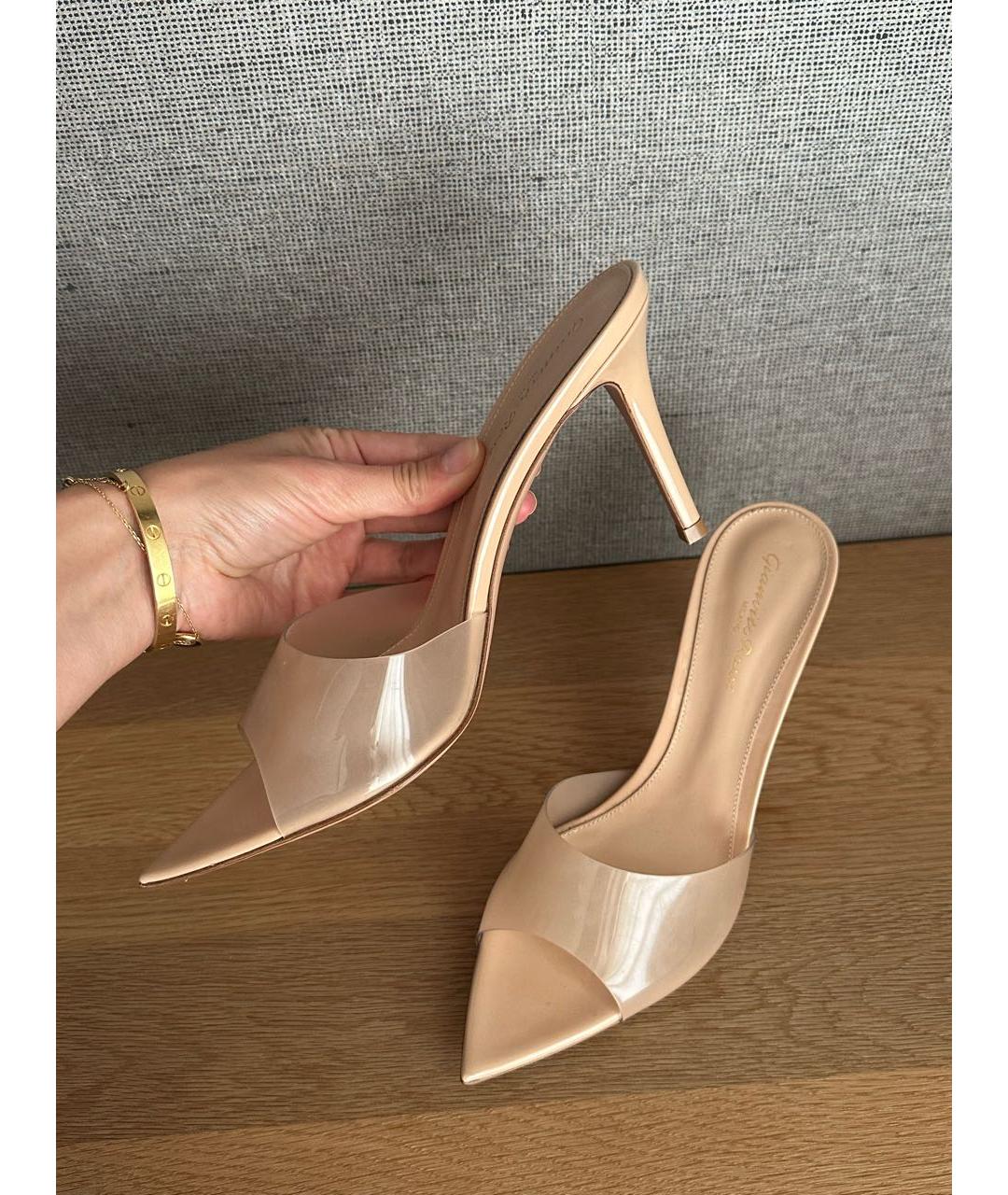 GIANVITO ROSSI Бежевые кожаные мюли, фото 5