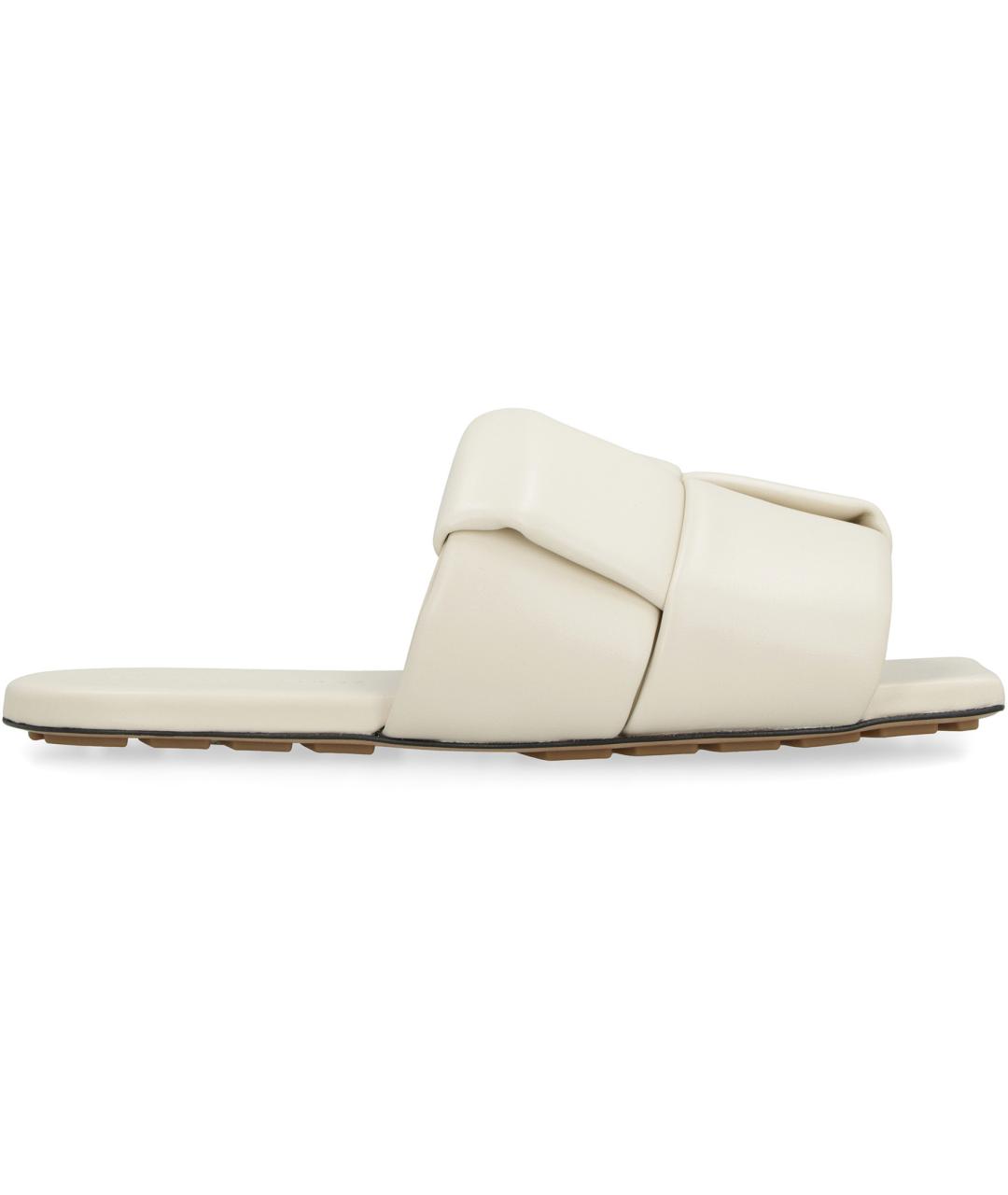 BOTTEGA VENETA Бежевые кожаные шлепанцы, фото 2