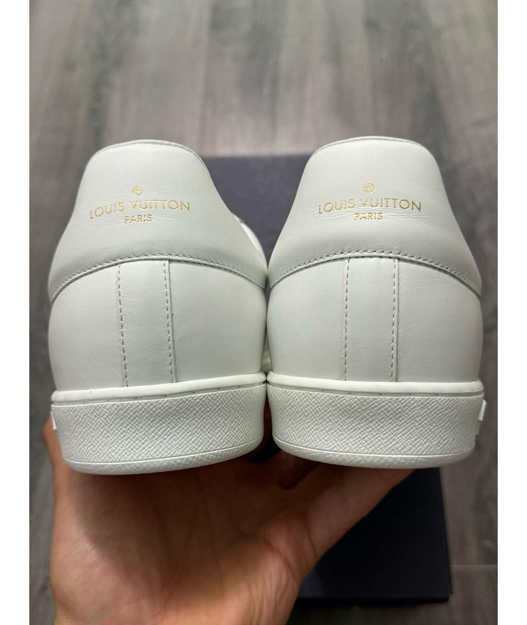 LOUIS VUITTON Белые кожаные низкие кроссовки / кеды, фото 4