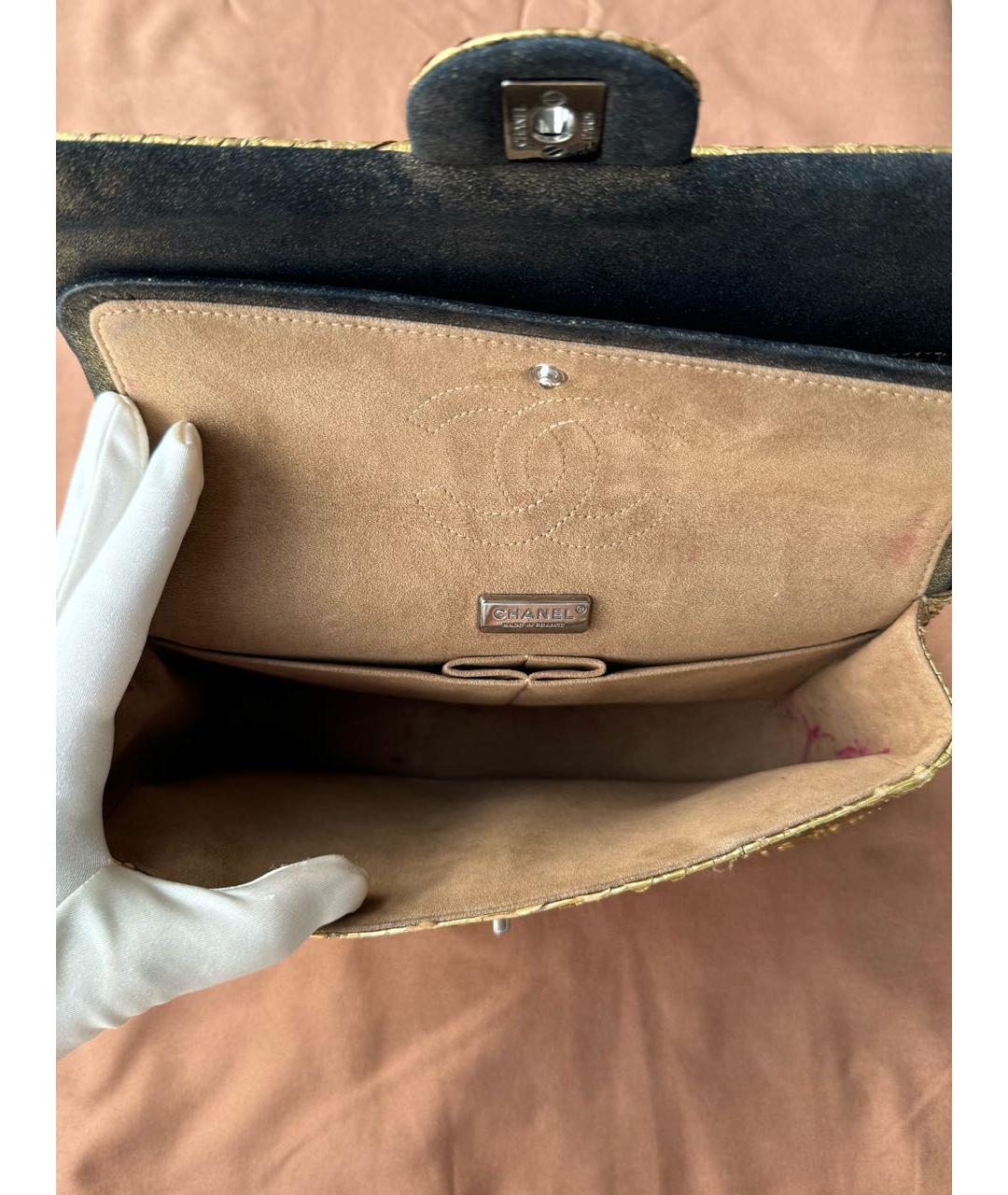 CHANEL Золотая сумка через плечо из экзотической кожи, фото 5