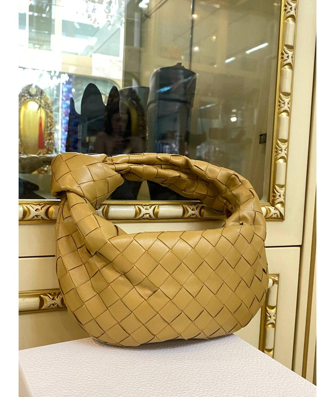 BOTTEGA VENETA Бежевая кожаная сумка с короткими ручками, фото 3