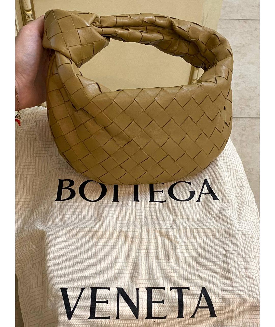 BOTTEGA VENETA Бежевая кожаная сумка с короткими ручками, фото 5