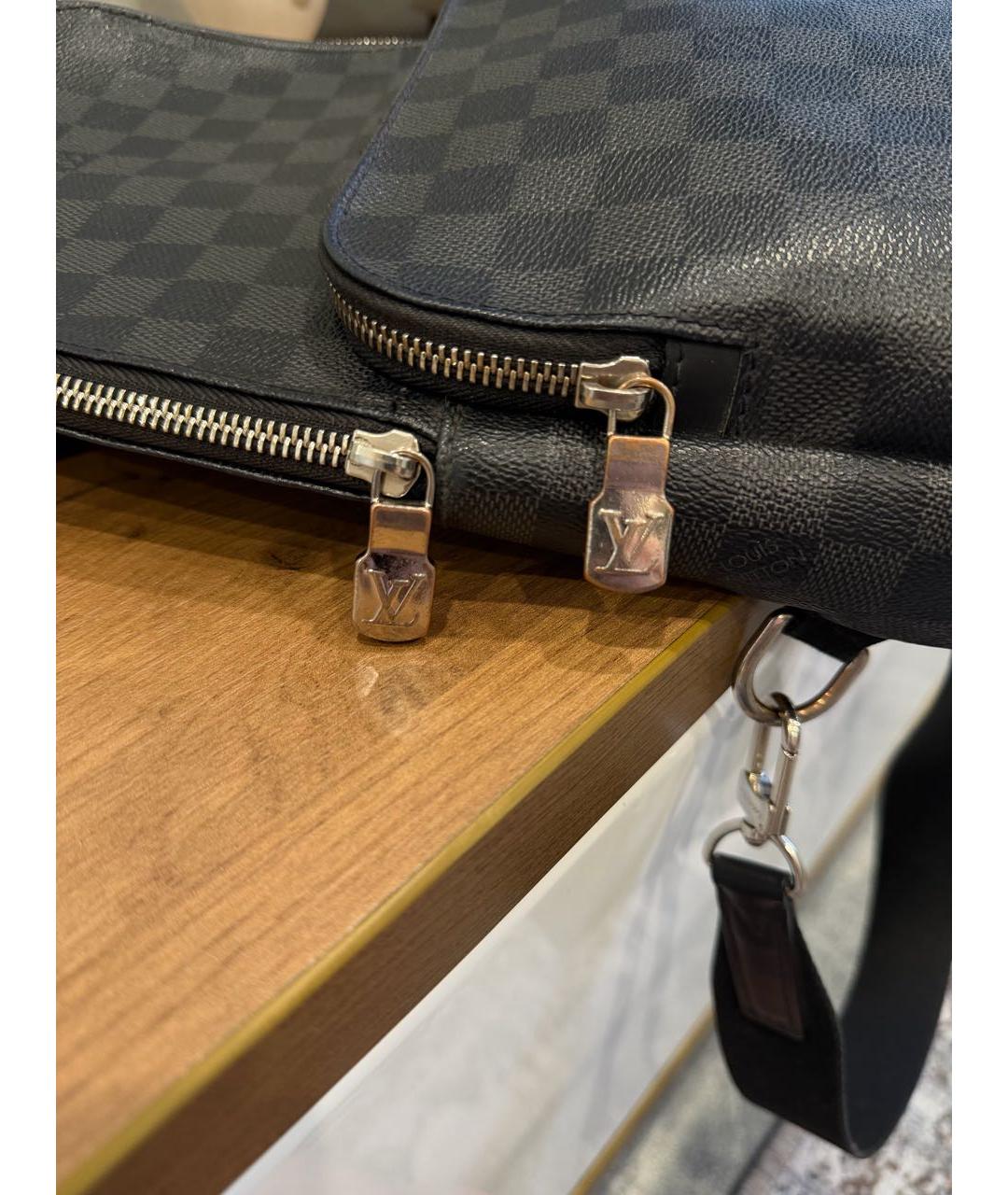 LOUIS VUITTON Черная кожаная сумка на плечо, фото 6