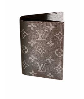 LOUIS VUITTON Обложка/футляр